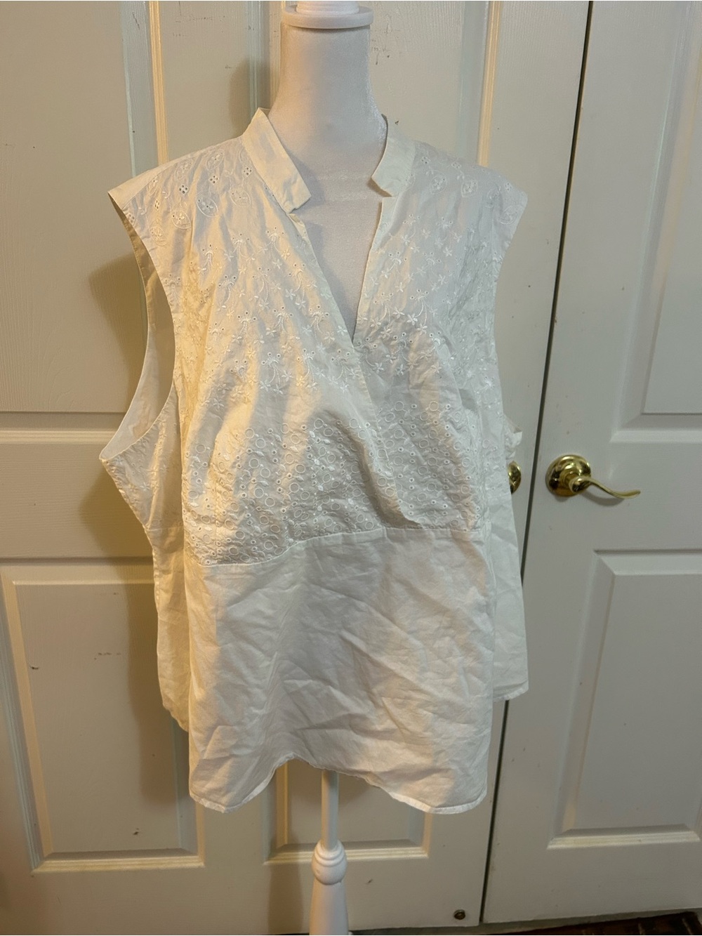 J. Jill embroidered white tank, size 4X